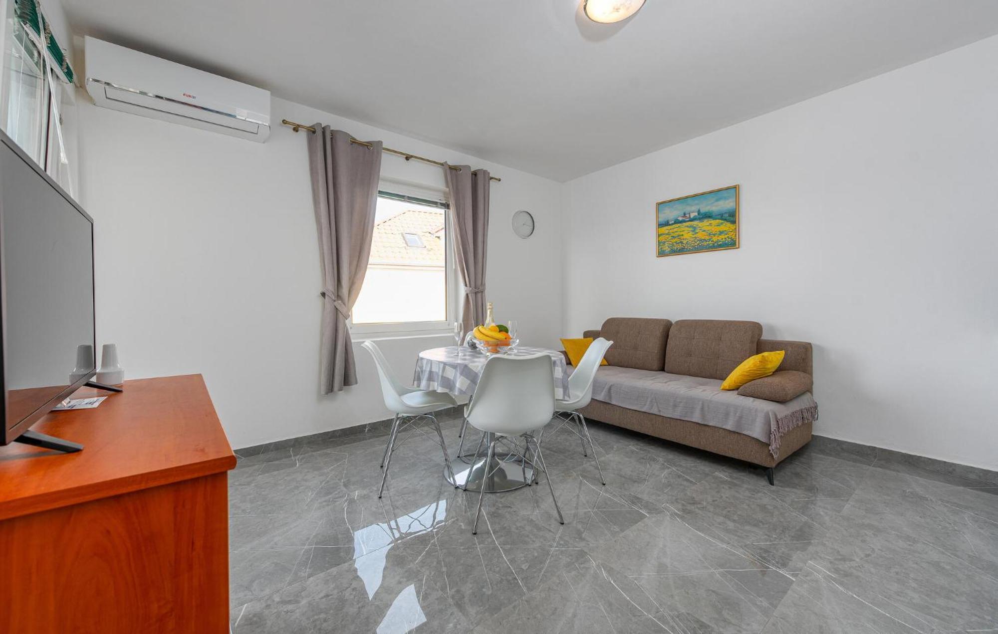 Amazing Apartment In Pakostane Bagian luar foto